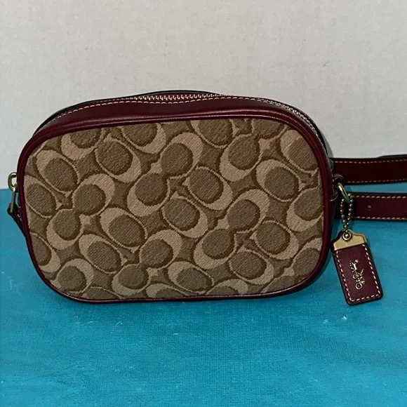 Coach Belt/Crossbody Bag in Signature Jacquard - Picture 4 of 11